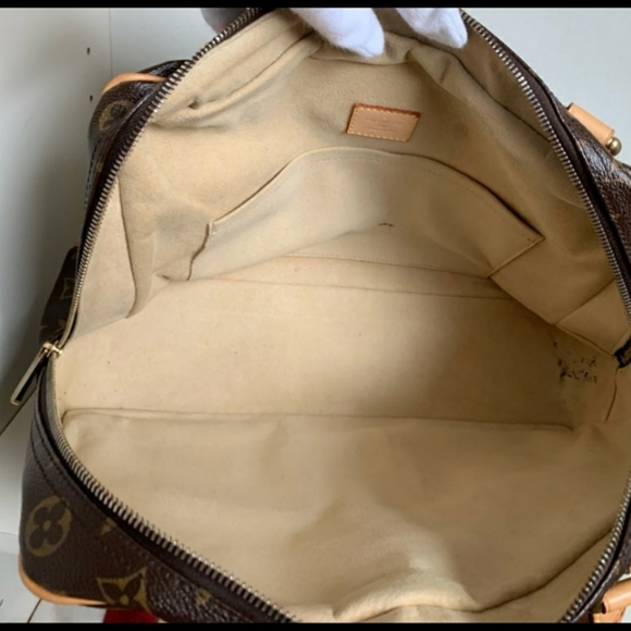 🎁SOLD🎁 LV MANHATTAN GM - Picture 2 of 9